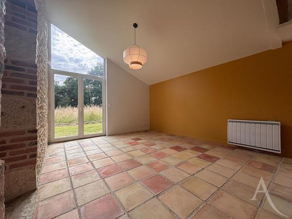 Maison rénovée au coeur du domaine du Château de Maupas Morogues
