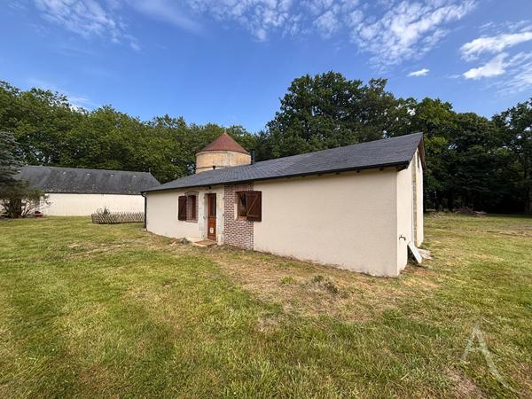 Maison rénovée au coeur du domaine du Château de Maupas Morogues