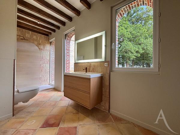 Maison rénovée au coeur du domaine du Château de Maupas Morogues