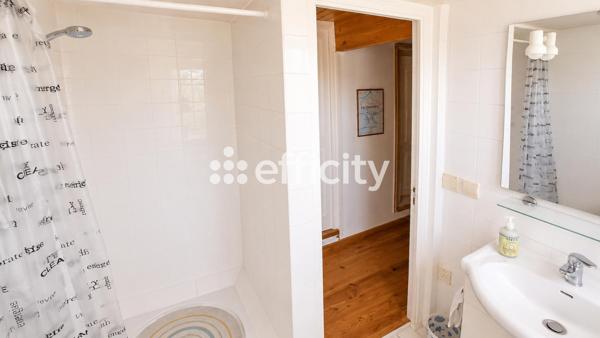 Maison
         5 pièces
        - 109 m² Exclusivité 399 000 € *