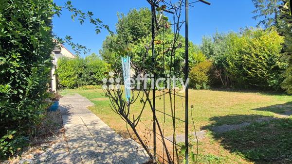 Maison
         5 pièces
        - 109 m² Exclusivité 399 000 € *
