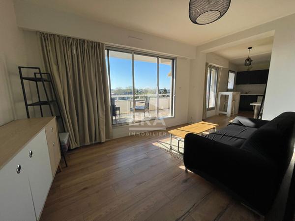 ORLEANS - QUARTIER DUNOIS - Studio meublé 36 m2 avec terrasse - chauff. et eaux inclus