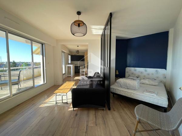 ORLEANS - QUARTIER DUNOIS - Studio meublé 36 m2 avec terrasse - chauff. et eaux inclus