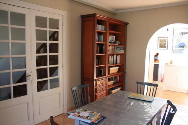 Maison en pierre avec dépendance