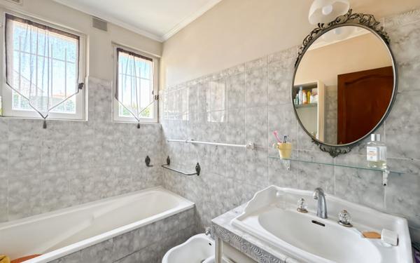 Maison à vendre    4 pièces • 181,87 m2 Port-de-Bouc