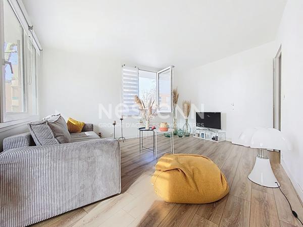 A VENDRE .Appartement Montigny Le Bretonneux 3 pieces cave et parking.