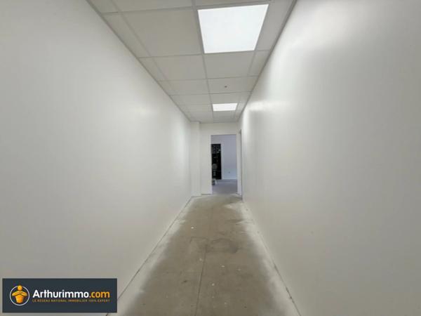 Location Local commercial 300 m2 à La Tour-du-Pin