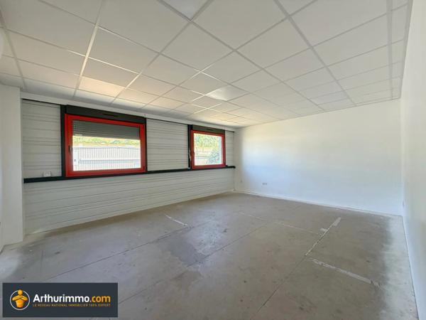 Location Local commercial 300 m2 à La Tour-du-Pin