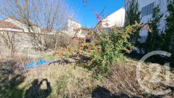 Terrain à vendre  840 m 2   MONTREUIL  - 93