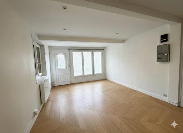 appt T2 neuf entièrement rénové & meublé, (offres clés en main) à vendre ROUEN rive droite, surface hab. 49 m2.