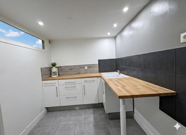 appt T2 neuf entièrement rénové & meublé, (offres clés en main) à vendre ROUEN rive droite, surface hab. 49 m2.