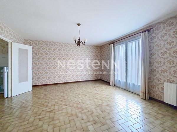 A Vendre, Maison de plain pied située à Luçon, 3 chambres, garage, jardin. Proximité commodités.