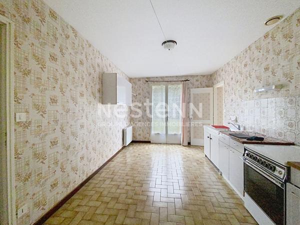 A Vendre, Maison de plain pied située à Luçon, 3 chambres, garage, jardin. Proximité commodités.