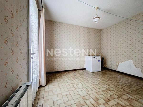 A Vendre, Maison de plain pied située à Luçon, 3 chambres, garage, jardin. Proximité commodités.