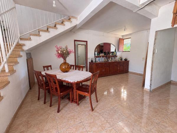 Maison à GOYAVE, 97128 - 7 pièces 160m²