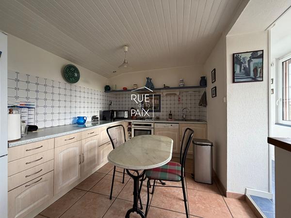 79400 SAINT MAIXENT L ECOLE Maison de plain-pied de 163 m² - Double habitation - Terrain de 1 300 m²