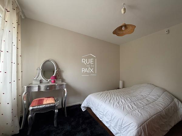 79400 SAINT MAIXENT L ECOLE Maison de plain-pied de 163 m² - Double habitation - Terrain de 1 300 m²