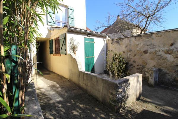 Très beau studio entièrement rénové proche de tout