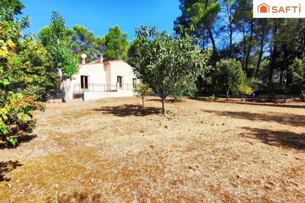 Maison traditionnelle de 83 m², 2510 m² de terrain entièrement clos.