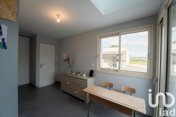 Pavillon 5 pièces de 123 m² à DOUÉ EN ANJOU (49700)