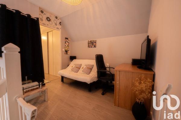 Pavillon 5 pièces de 123 m² à DOUÉ EN ANJOU (49700)