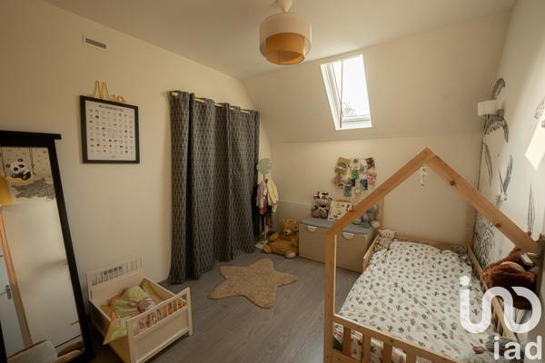 Pavillon 5 pièces de 123 m² à DOUÉ EN ANJOU (49700)