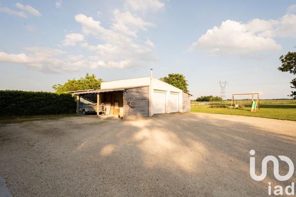 Pavillon 5 pièces de 123 m² à DOUÉ EN ANJOU (49700)