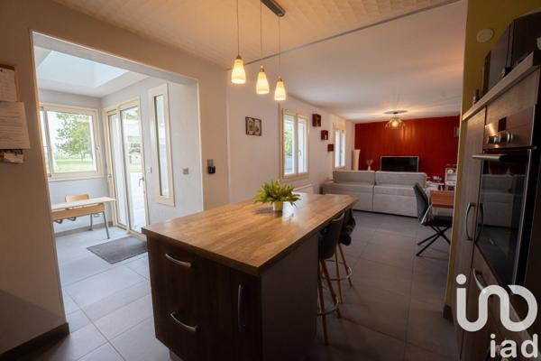 Pavillon 5 pièces de 123 m² à DOUÉ EN ANJOU (49700)