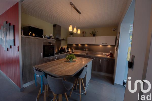 Pavillon 5 pièces de 123 m² à DOUÉ EN ANJOU (49700)