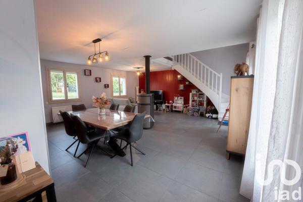 Pavillon 5 pièces de 123 m² à DOUÉ EN ANJOU (49700)