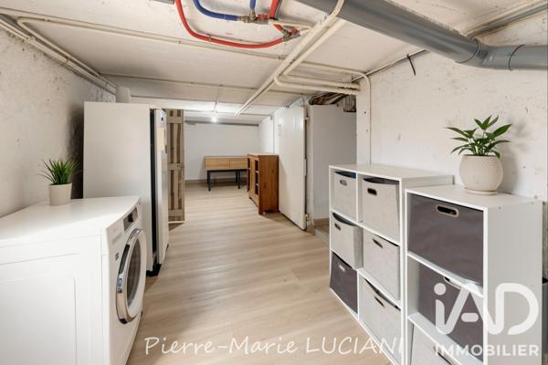 Maison à vendre 10 pièces 330 m² Le Puy-Sainte-Réparade