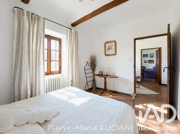 Maison à vendre 10 pièces 330 m² Le Puy-Sainte-Réparade
