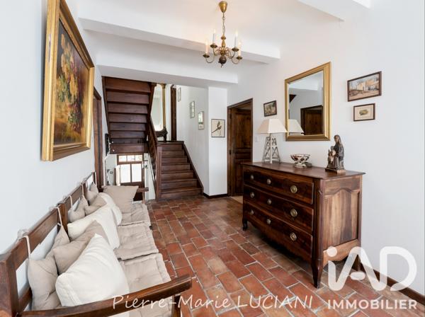 Maison à vendre 10 pièces 330 m² Le Puy-Sainte-Réparade