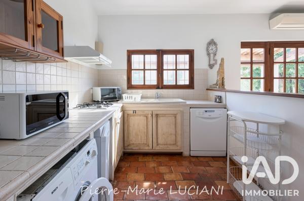Maison à vendre 10 pièces 330 m² Le Puy-Sainte-Réparade