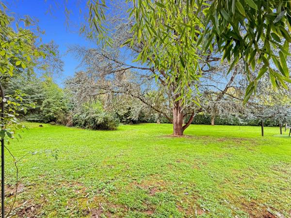 Dept de la Vienne 86 A vendre propriété de 8 pièces Terrain 10629 m2 CHATELLERAULT (86)