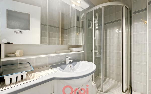 Appartement à vendre    3 pièces • 67,40 m2 Lyon 3