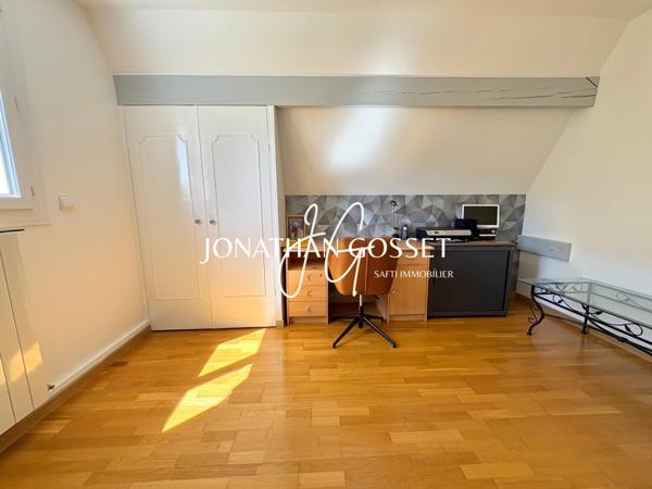 TRIEL-SUR-SEINE: Charmante maison 6pcs - 4ch -132m² avec grand jardin