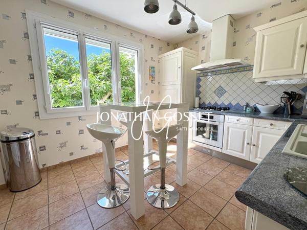 TRIEL-SUR-SEINE: Charmante maison 6pcs - 4ch -132m² avec grand jardin