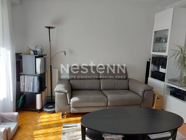 Versailles centre : Appartement meublé 4 pièces de 96 m²  avec balcons, cave et parking s/sol