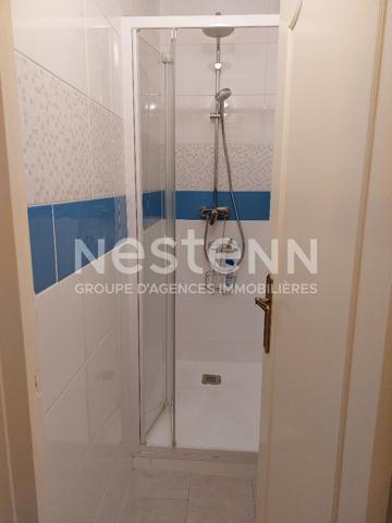 Versailles centre : Appartement meublé 4 pièces de 96 m²  avec balcons, cave et parking s/sol