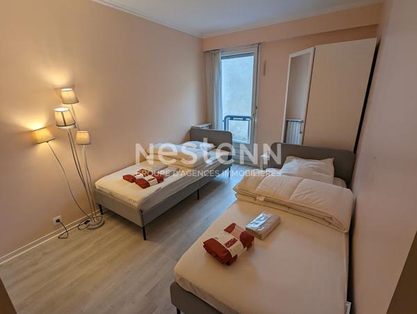 Versailles centre : Appartement meublé 4 pièces de 96 m²  avec balcons, cave et parking s/sol