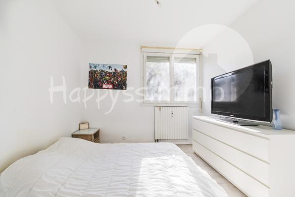 Appartement
                                                                                                                                                                                                                                                                                                                        3 pièce(s)                                                                                                                                                                                                          2 chambre(s)                                                                                                                                                                                                          75  m²