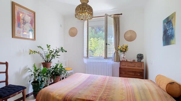 Maison de plain-pied de 95 m² avec jardin dans un environnement calme à Pernes-les-Fontaines