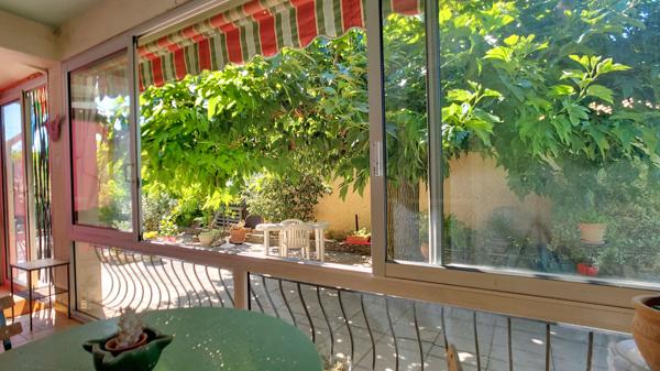 Maison de plain-pied de 95 m² avec jardin dans un environnement calme à Pernes-les-Fontaines