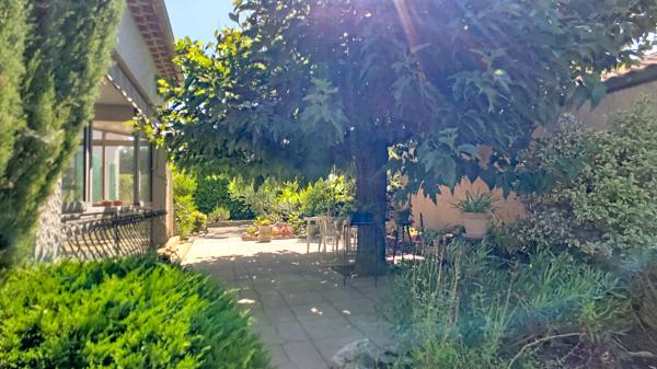 Maison de plain-pied de 95 m² avec jardin dans un environnement calme à Pernes-les-Fontaines