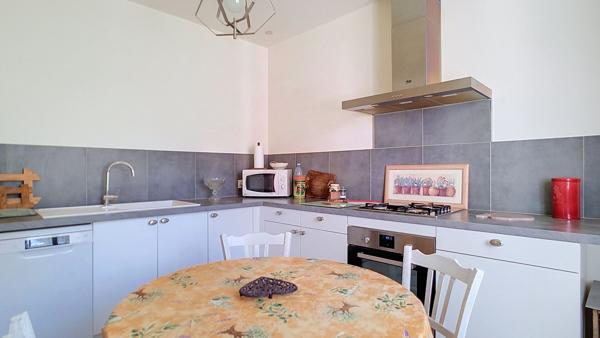Maison de plain-pied de 95 m² avec jardin dans un environnement calme à Pernes-les-Fontaines