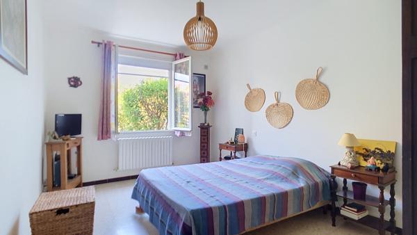 Maison de plain-pied de 95 m² avec jardin dans un environnement calme à Pernes-les-Fontaines