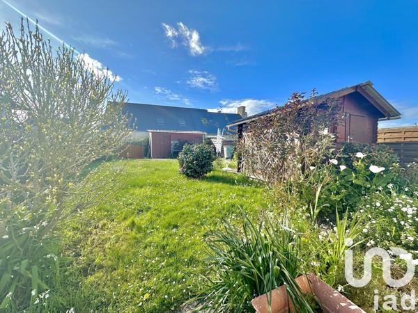 Maison 2 pièces de 39 m² à Quettehou (50630)