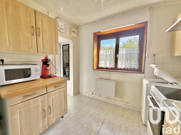 Maison 2 pièces de 39 m² à Quettehou (50630)