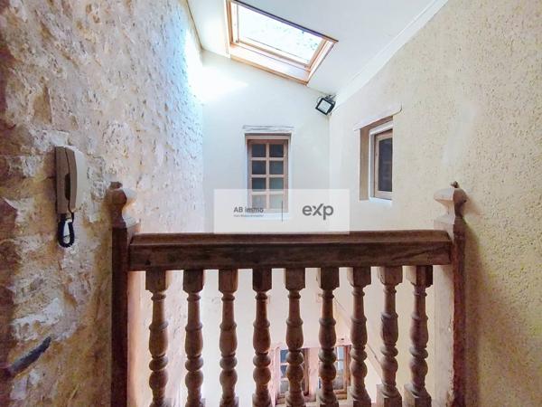 Maison de village en pierre, 150 m² habitables, volumes et cachet, Montpezat-de-Quercy (82)